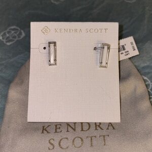 Kendra Scott Silver and Ivory bar stud
Earrings New